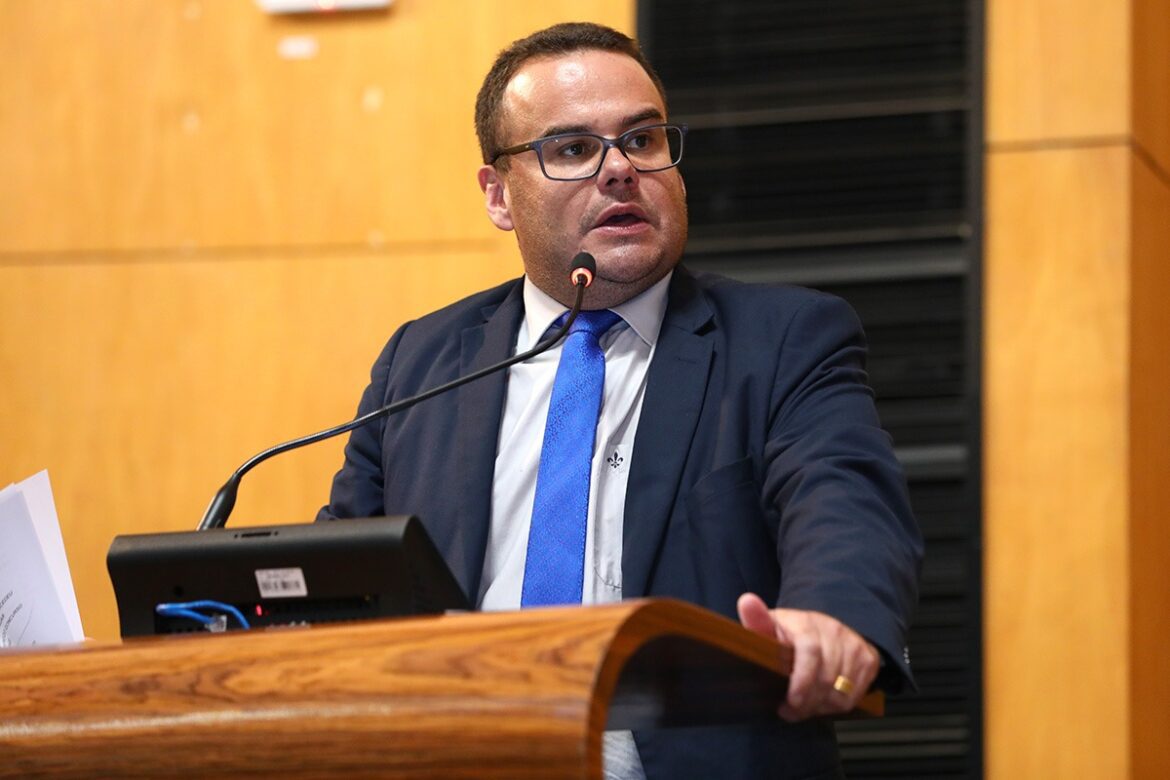 Deputados cobram punição para assassinato em Jardim Camburi